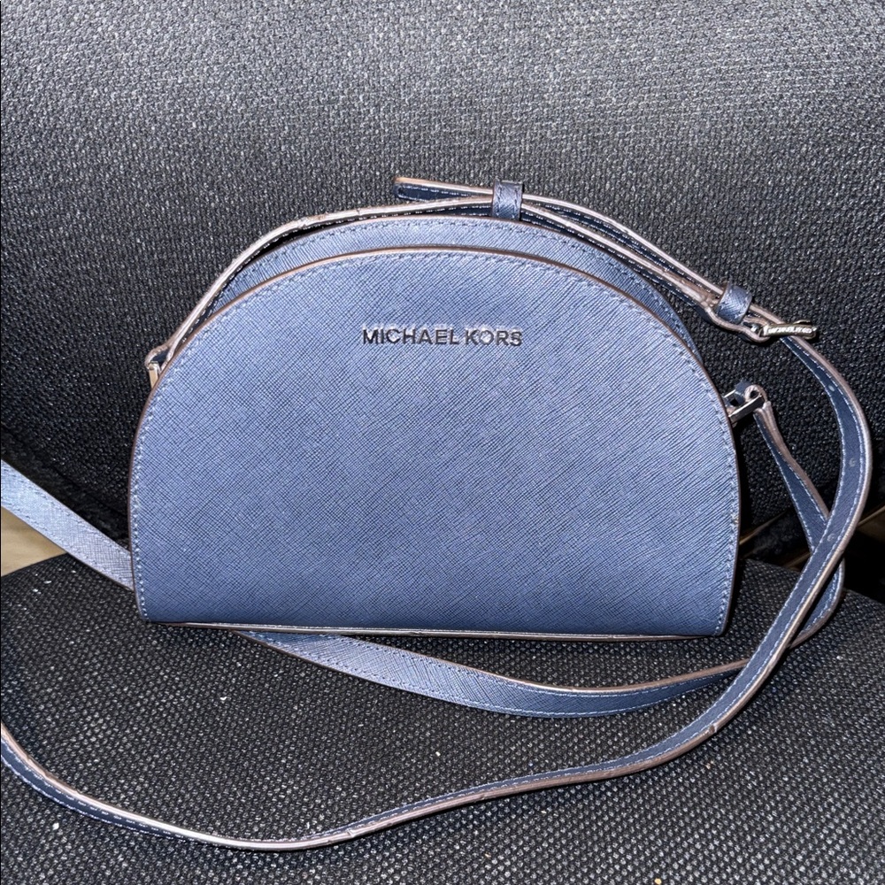NWOT Michael Kors Jet Set Travel Half Moon Navy Crossbody Bag